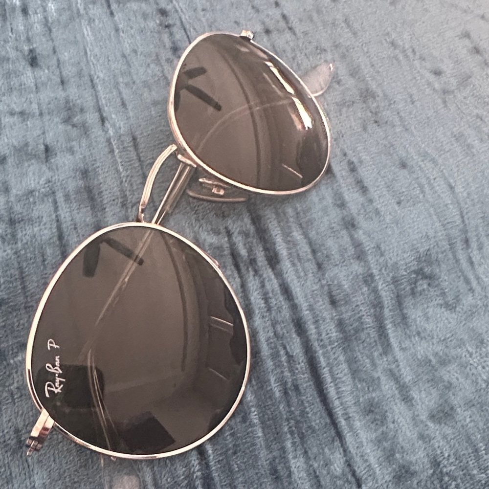 Ray-Ban silver Frame Sunglasses with Dark Lenses